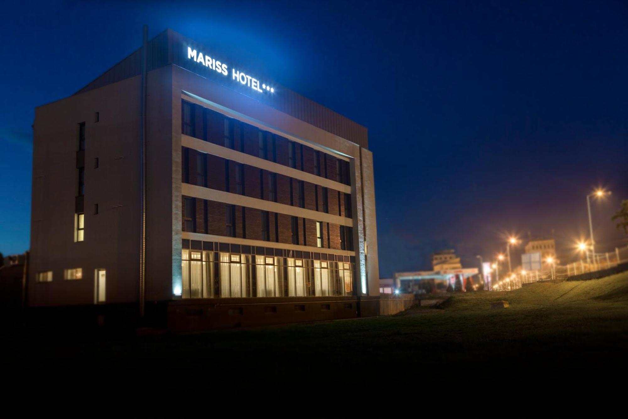 Hotel Mariss Alba Iulia Exterior foto