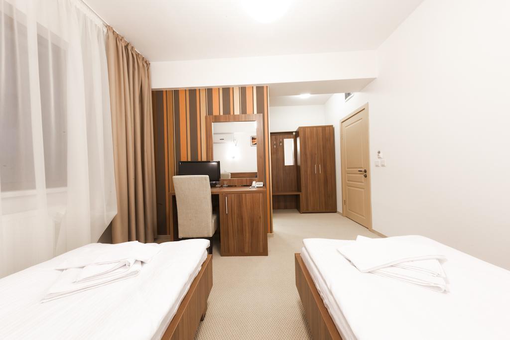 Hotel Mariss Alba Iulia Quarto foto