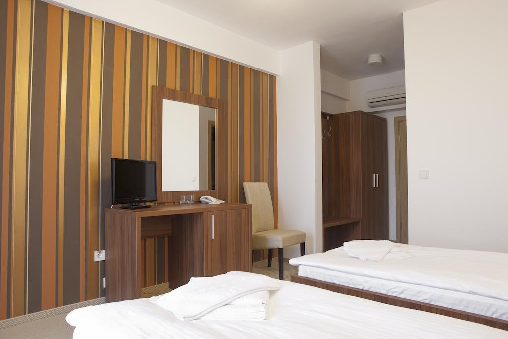 Hotel Mariss Alba Iulia Quarto foto