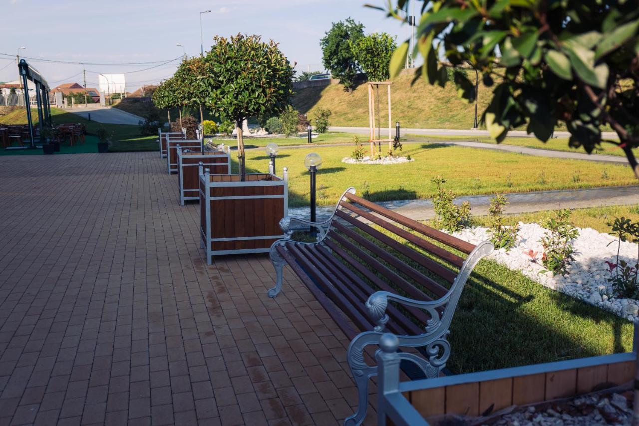 Hotel Mariss Alba Iulia Exterior foto